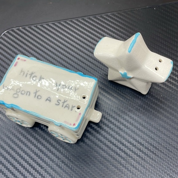 Vintage wagon and star Salt And Pepper Shakers - Picture 2 of 11